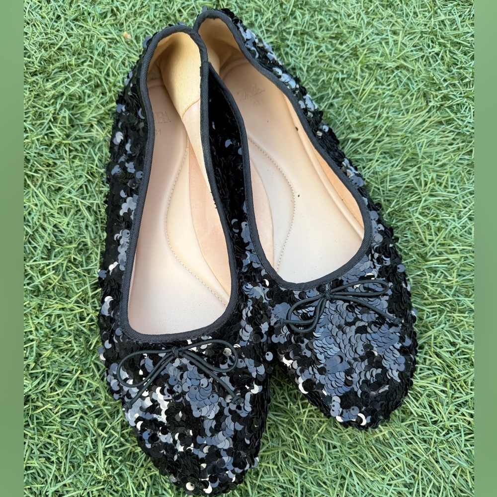 ✨ Zara Black Sequin Ballet Flats
